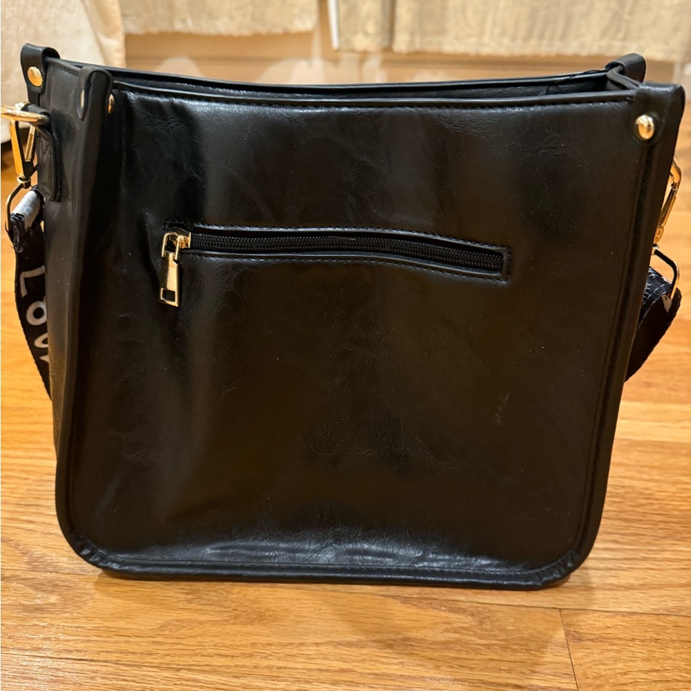 Classic Black Crossbody Shoulder Bag - Versatile Everyday Style